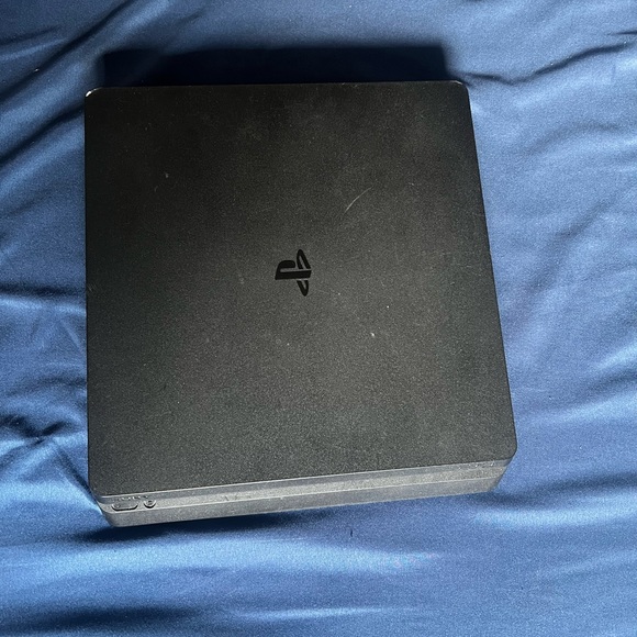 Playstation 4 Slim Console